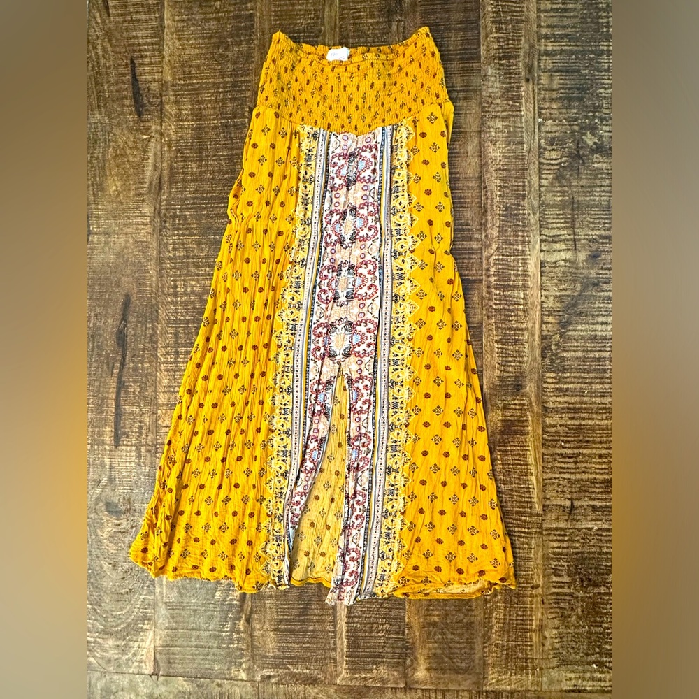 Xhilaration skirt size XS